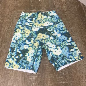 Aerie Offline Goals 3D 7" Bike Short Blue Floral Pattern Path Size S NWT